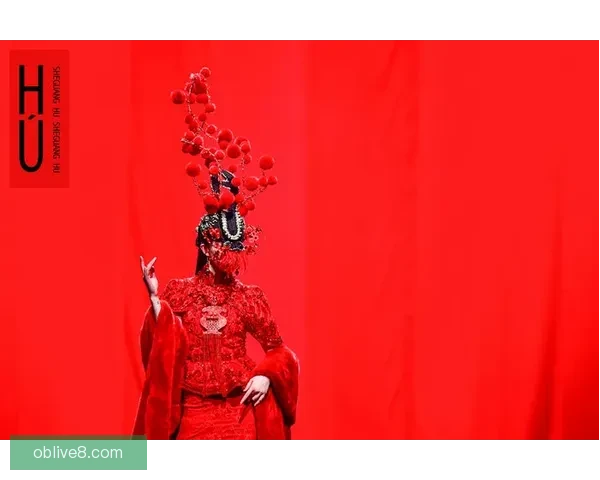 出席时尚活动，皇马边锋维尼修斯社媒晒与金卡戴珊合照引热议